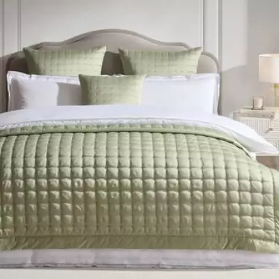 Dusk's 'Hotel-Like' Satin Throw Slashed to £12, Earns Rave Reviews