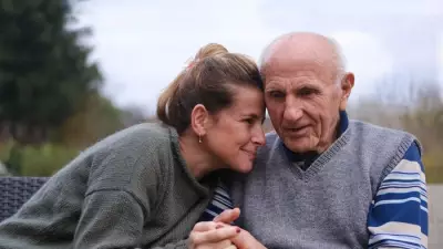 Navigating Elderly Care Conversations: Expert Advice on Maintaining Autonomy