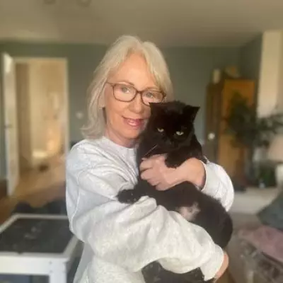 Stourbridge Cat Reunited with Owner After 12 Years Living Outdoors Nearby