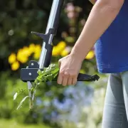 Gardener with Knee Pain Praises 'Godsend' Standing Weed Puller Now Reduced to £25