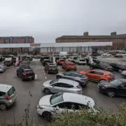 UK Petrol Stations See Growing Queues as Some Forecourts Run Dry