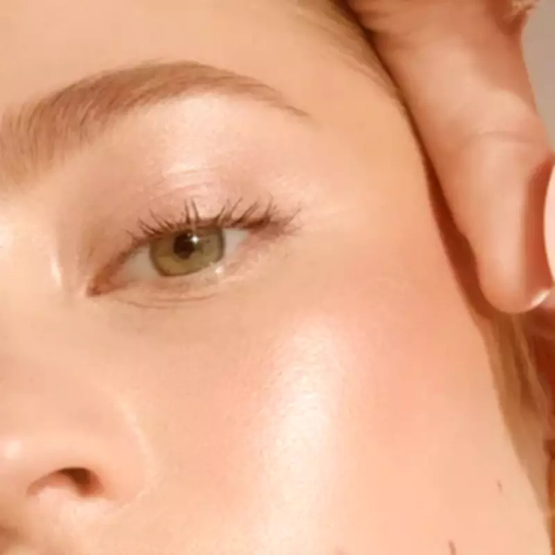 e.l.f. Cosmetics' £9 Halo Glow Highlighter Earns Rave Reviews for Radiant Finish