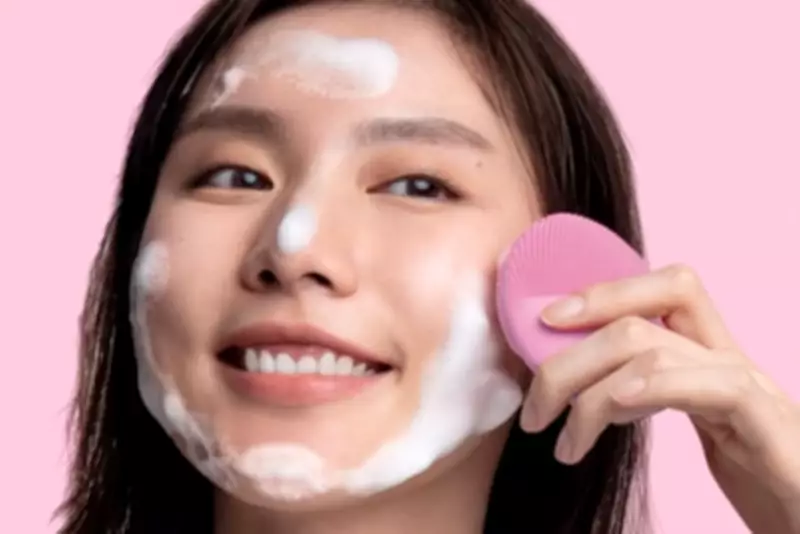 FOREO Luna 4 Mini Facial Brush Review: Why It's Worth the Investment