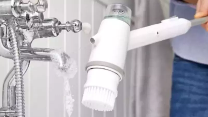 Lakeland Turbo Scrubber at 25% Off: Cordless Bathroom Cleaning Kit for £45