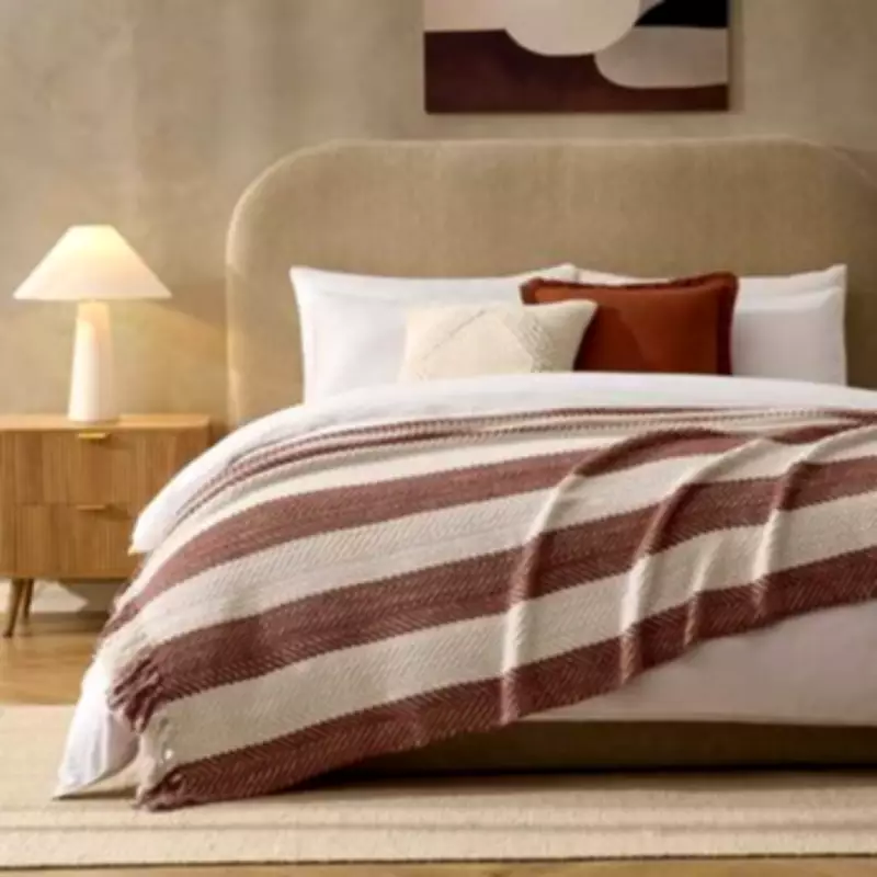 Shoppers Rush to Buy Dusk's 'Stunning' £25 Throw After Magazine Feature