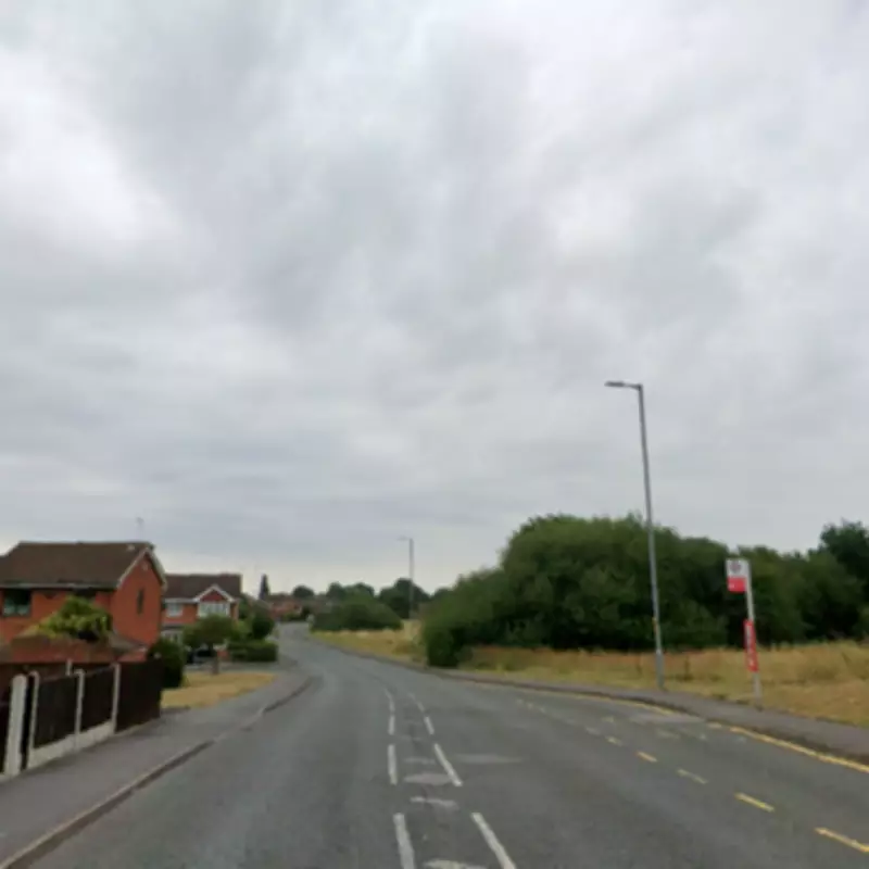 Teen Robbed of Coat and Phone by Masked Group in Willenhall
