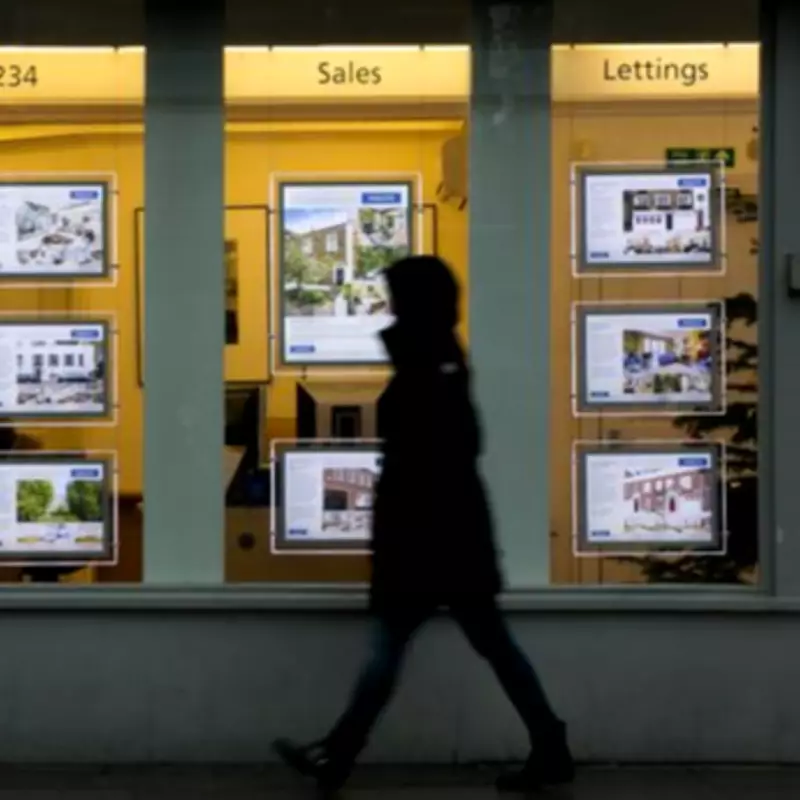 UK House Prices Dip to £299,677 as Middle East Conflict Dampens Market