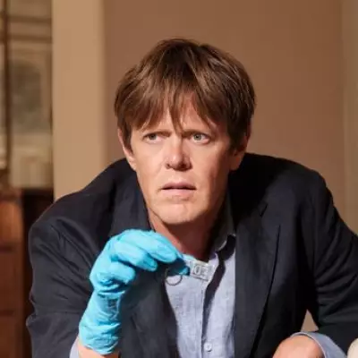 Beyond Paradise Fans Theorize Kris Marshall's Exit Amid Budget Cuts