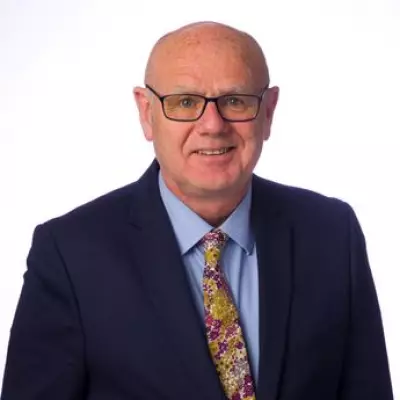 Birmingham Dentist Blames Cheap Sugary Food for Children's Teeth Crisis