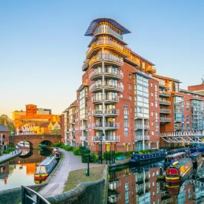 Canadian TikTok Star Amazed by Birmingham's Unique Tram System