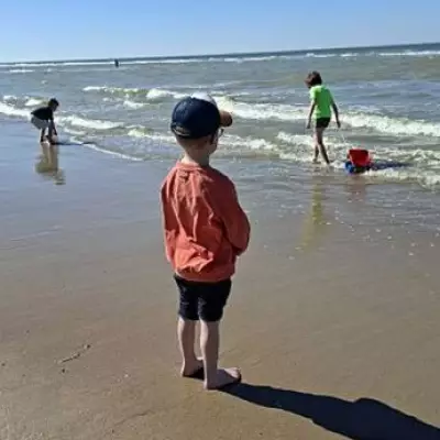 Labour urged to ban school fines for term-time holidays in petition