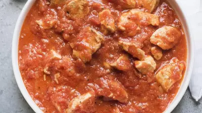 Mary Berry's Quick Chicken Valencia Casserole Recipe in 25 Mins