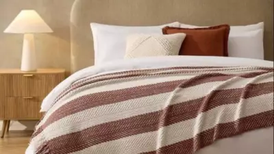 Shoppers Rush for 'Stunning' Discounted Throw at Dusk