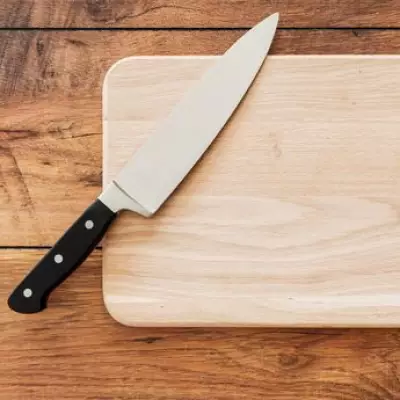 Vinted Warns Users: Selling Knives or Fakes Could Get Account Banned