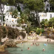 Majorca Tourism Faces Uncertainty as Hotel Bookings Drop Amid Global Tensions