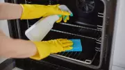 Oven Cleaner Showdown: Elbow Grease vs Oven Pride - Which Wins?