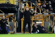 Sean Dyche Defends Wolves Manager Rob Edwards Against Simon Jordan's Criticism