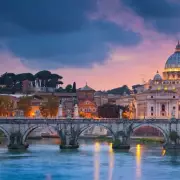 UK Tourists Warned of Italy Travel Disruption in May with easyJet Strikes