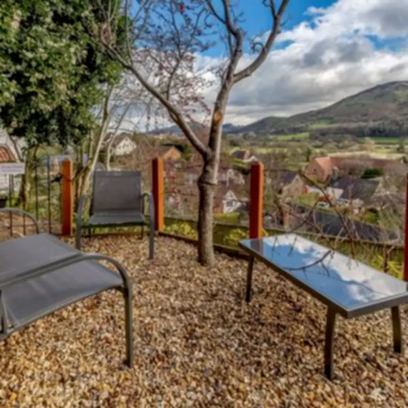 Caradoc View Cottage: Stunning Shropshire Hills Retreat with Views of Little Switzerland