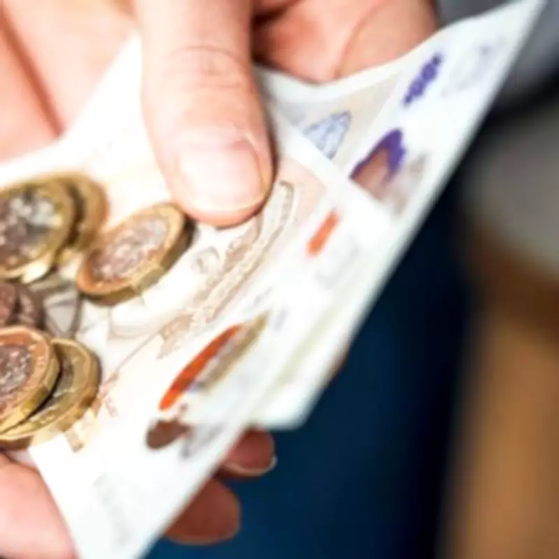 DWP to Pay Universal Credit Claimants £424 Early in May