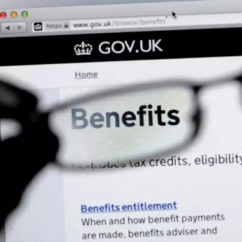 DWP urged to tighten Universal Credit rule after 197,000 migrant claims