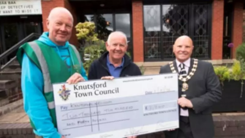 Former Knutsford Mayor Donates £2,240 Each to Two Charities