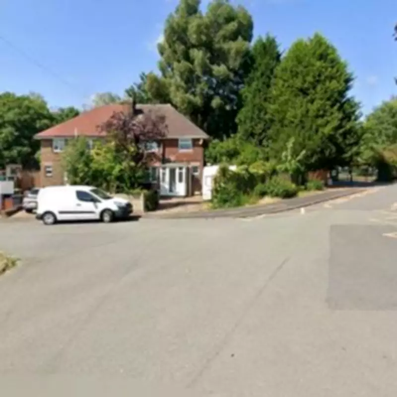 Man Stabbed Near Kidderminster Primary School, Police Hunt Suspect