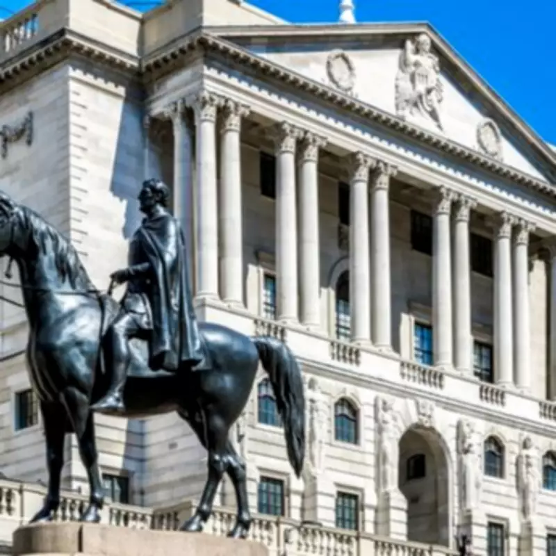 Pound Plummets Against Dollar and Euro, Experts Warn of Further Drops