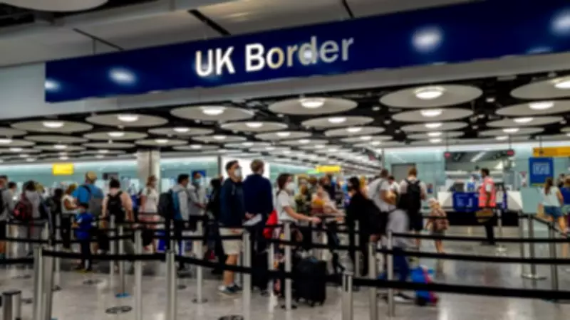 UK Net Migration Falls Sharply to Lowest Since Pandemic