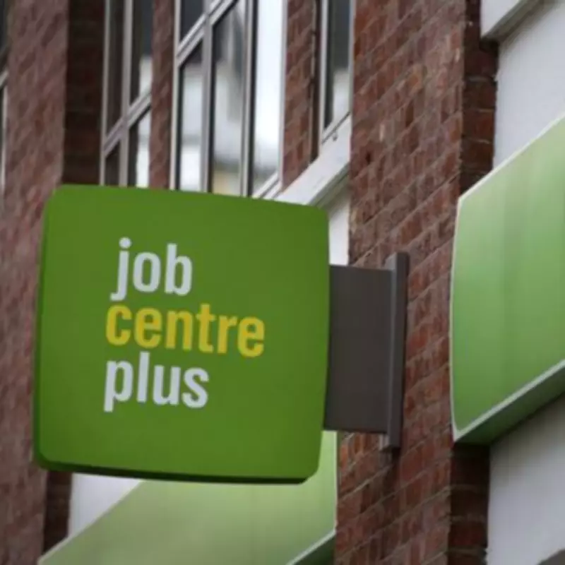 UK Unemployment Rises to 5% as Vacancies Hit Lowest Since 2021