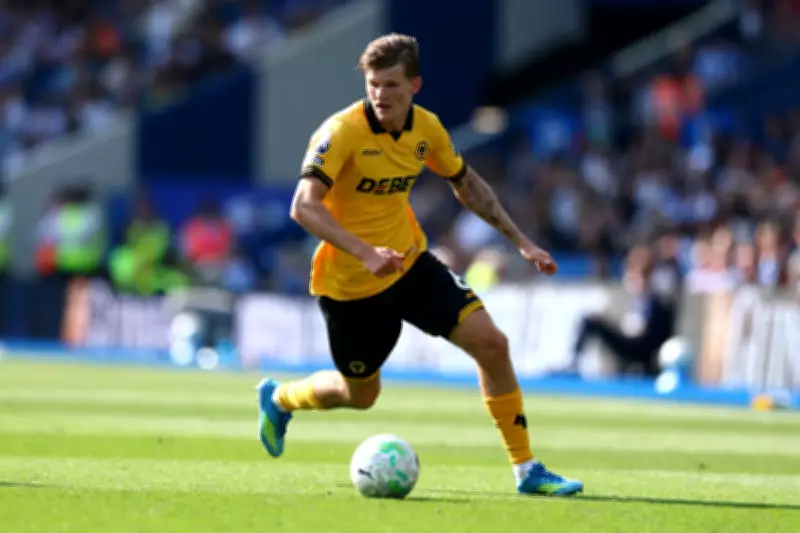 Wolves Defender Backs Rob Edwards: 'Everyone Is Fully Behind Him'