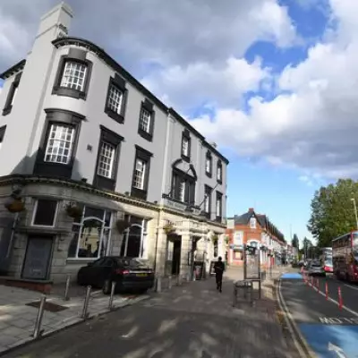 Birmingham Pub Bans Tracksuits on Saturday Nights with New Dress Code