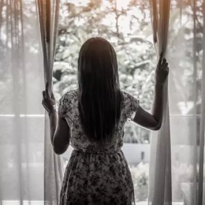 Midlands Residents Told to Close Curtains as Temperatures Soar