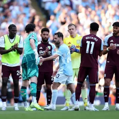 Rooney Slams Man City's Mid-Game Guard of Honour for Silva and Stones