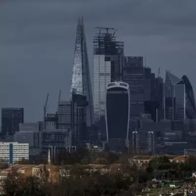 UK Economy Surprises with March Growth Amid Iran War, Recession Fears Loom