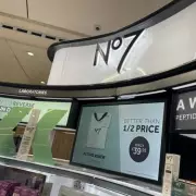 Boots No7 Honey Bloom Bundle Slashed to £10 for One Day Only