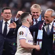 Paul Lambert: Aston Villa must bridge financial gap to Man City, PSG