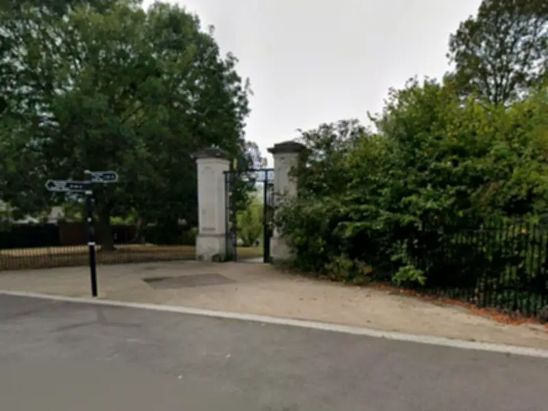 12-year-old boy robbed of mountain bike by teens in Stourbridge park
