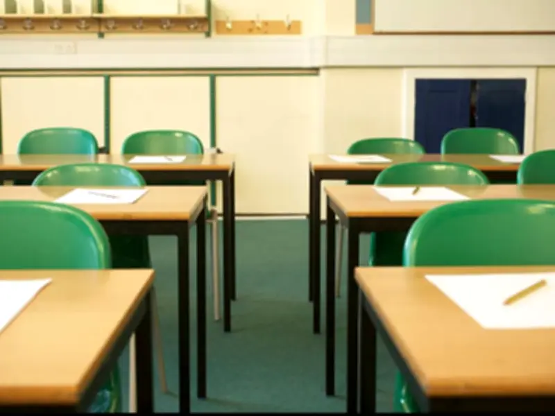 152 Schools in England Confirm Closures as Heatwave Upgraded to 40C - Full List