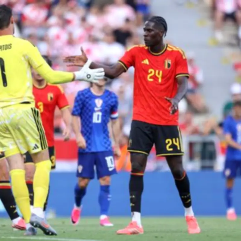 Amadou Onana Impresses as Centre-Back but Targets Midfield Greatness
