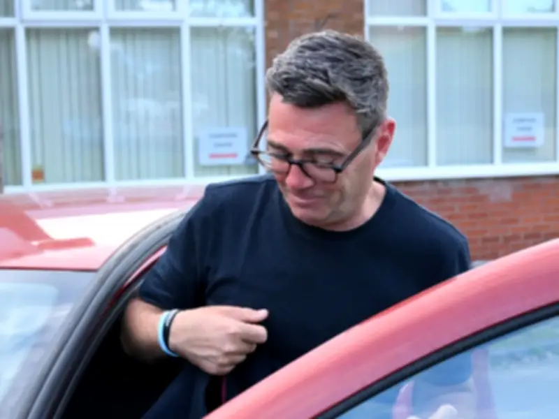 Andy Burnham's Plan for Under-16 Social Media and VPN Ban as PM
