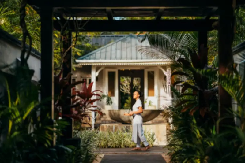 Barefoot in Mauritius: Luxury Wellness Retreat Grounded in Nature