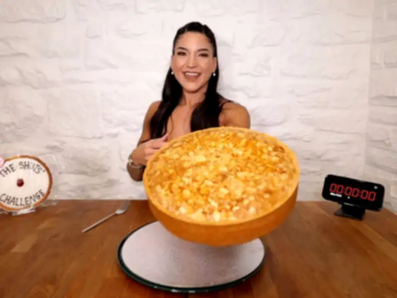 Birmingham competitive eater Leah Shutkever devours world's biggest Bakewell Tart in 25 minutes
