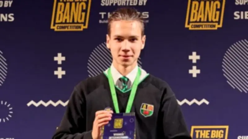 Cardiff Student Wins Top Prize at UK Science Competition