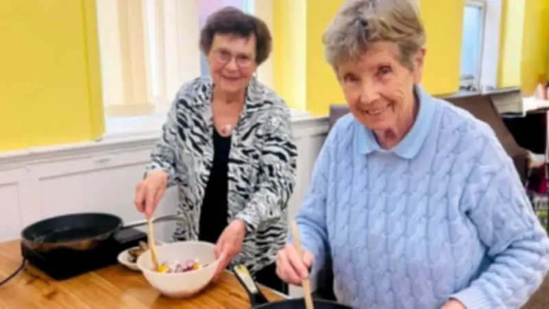 Charity Helps Visually Impaired People Learn Healthy Cooking Skills