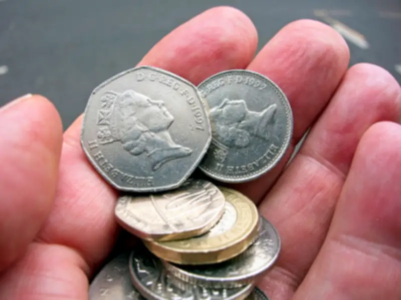Charity Worker Earns £43k Extra from Vending Machine Side Hustle