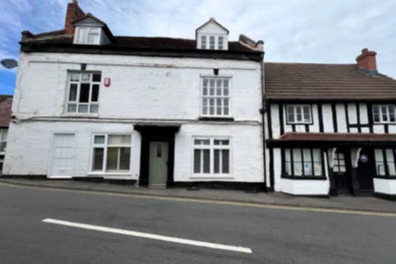 Charming Grade II Listed Home in West Midlands Goes to Auction