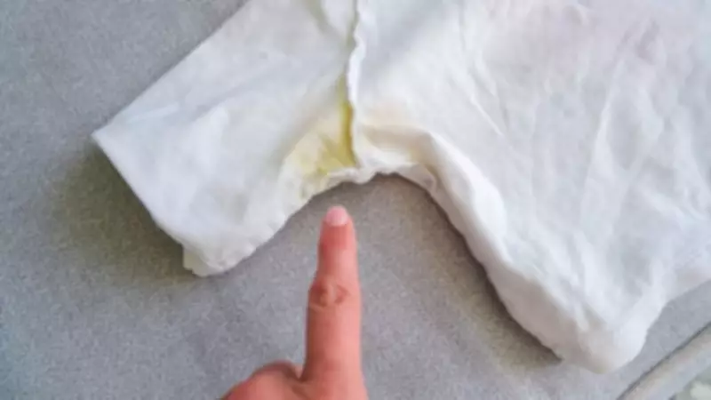 Cheap Aspirin Trick Removes Yellow Stains from White Clothes