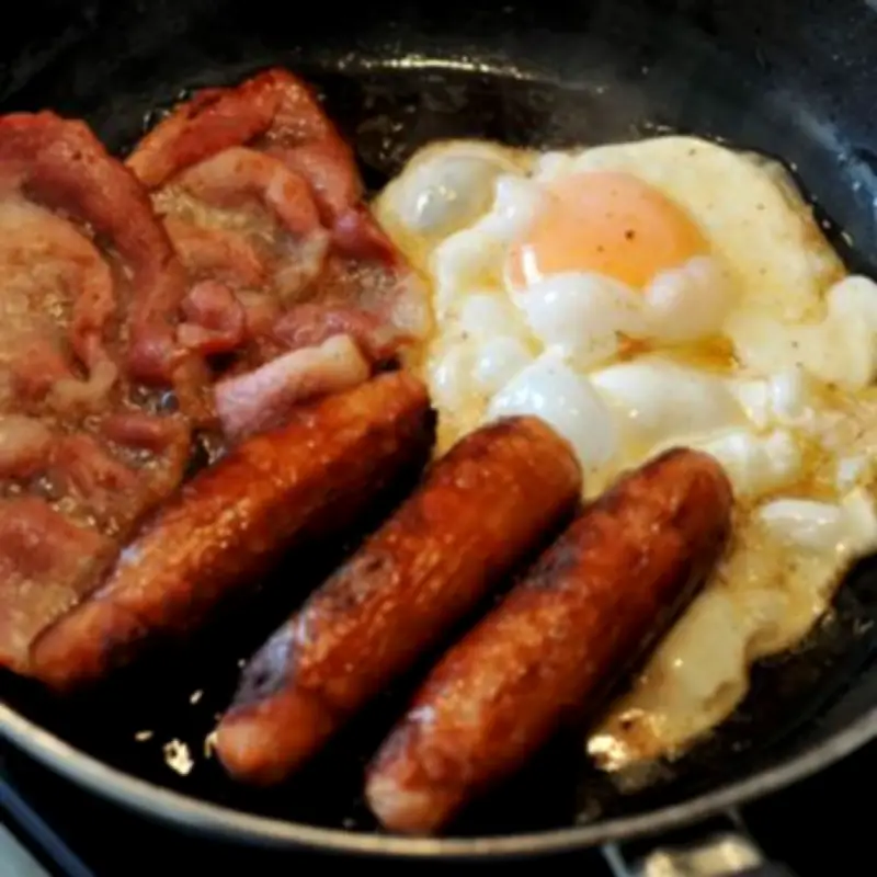 Chef's Secret to Perfect Crispy Fried Eggs Using Rapeseed Oil
