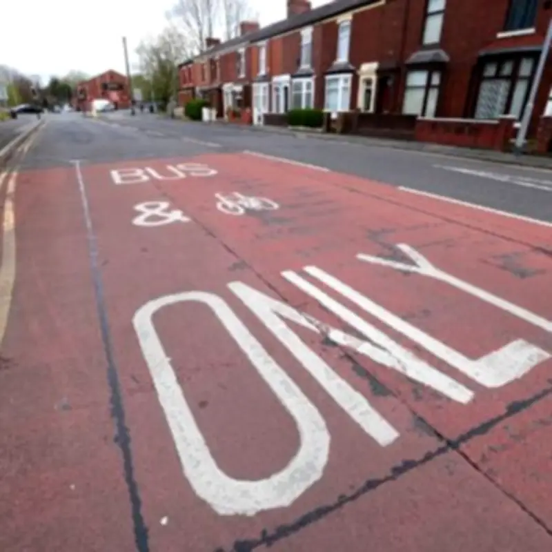 Drivers Could Be Banned from Overtaking Buses Under New UK Rules